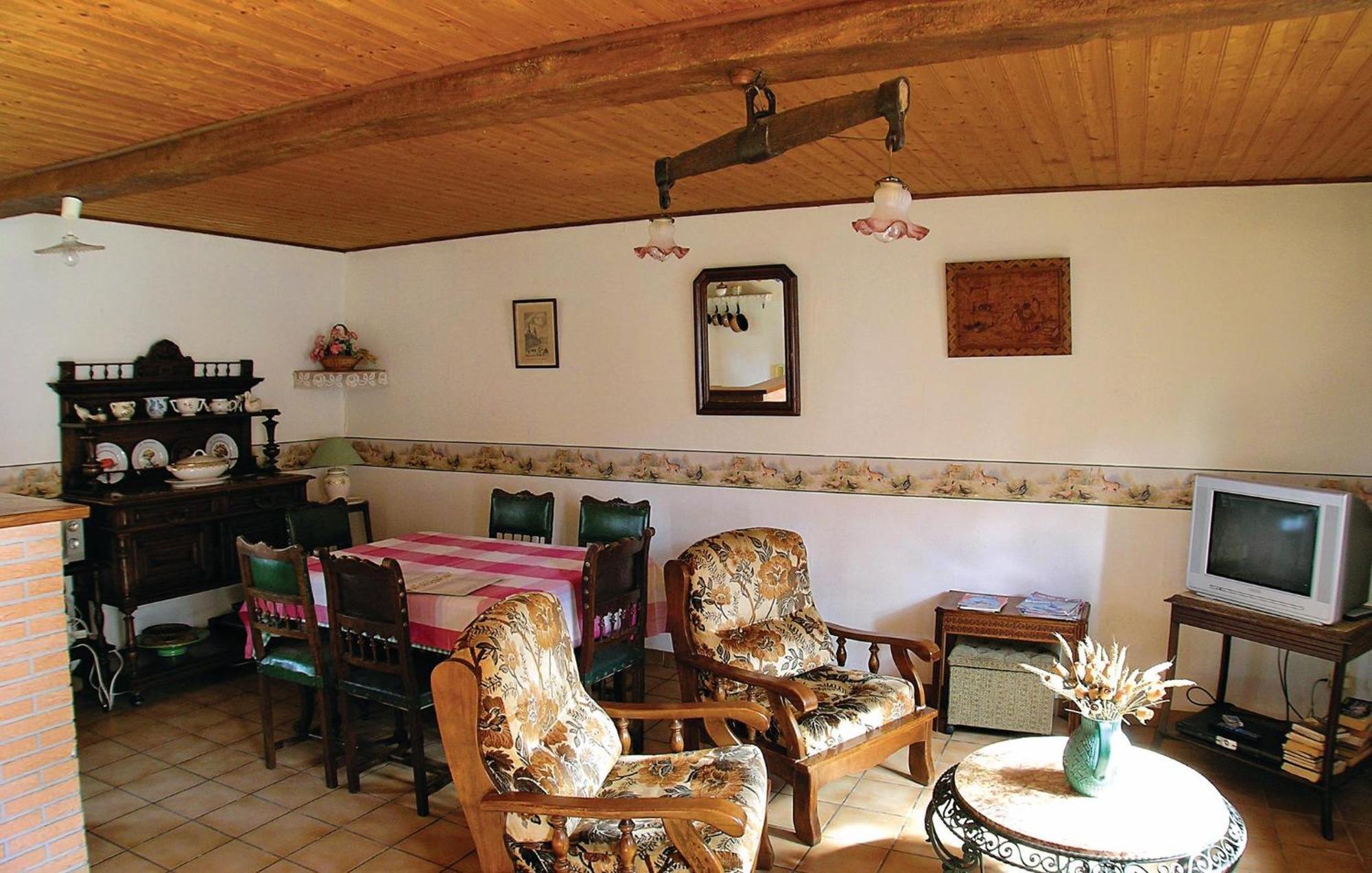 3 Bedroom Beautiful Home In Hames Boucres エクステリア 写真