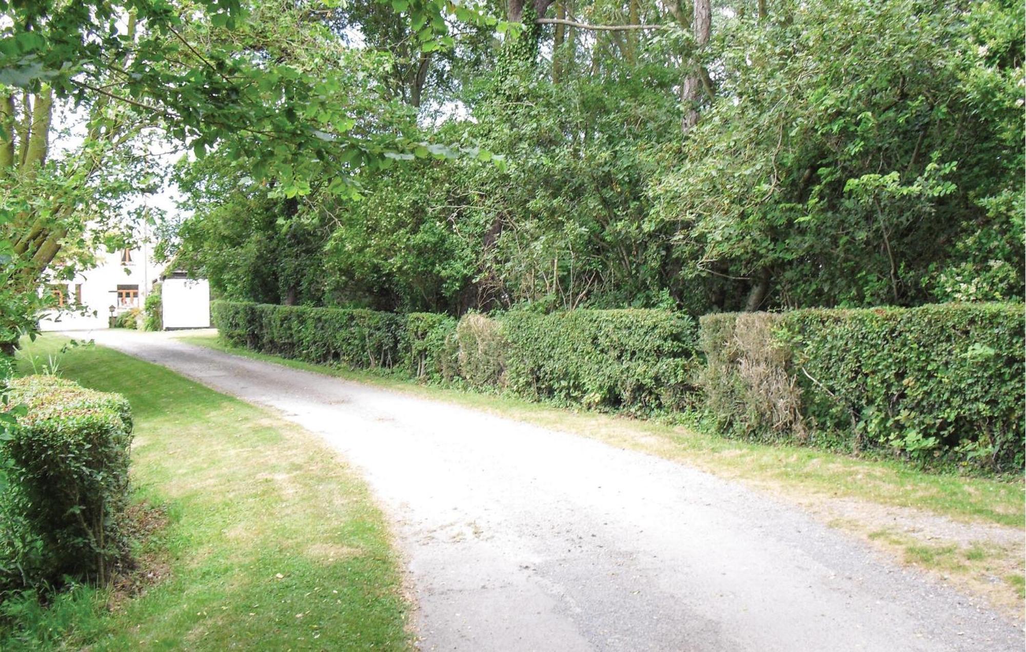3 Bedroom Beautiful Home In Hames Boucres エクステリア 写真